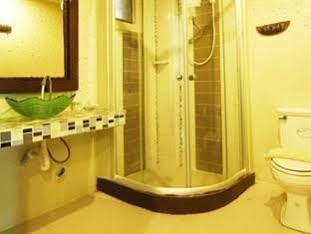 Baywatch Boutique Hotel Ao Nang Krabi Ngoại thất bức ảnh