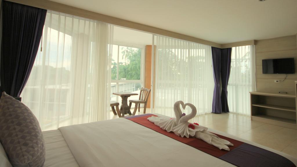 Baywatch Boutique Hotel Ao Nang Krabi Ngoại thất bức ảnh